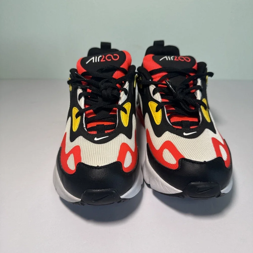 Nike Air Max 200 Kids Sneakers Black White University Gold AT5627-005 Size 5.5Y